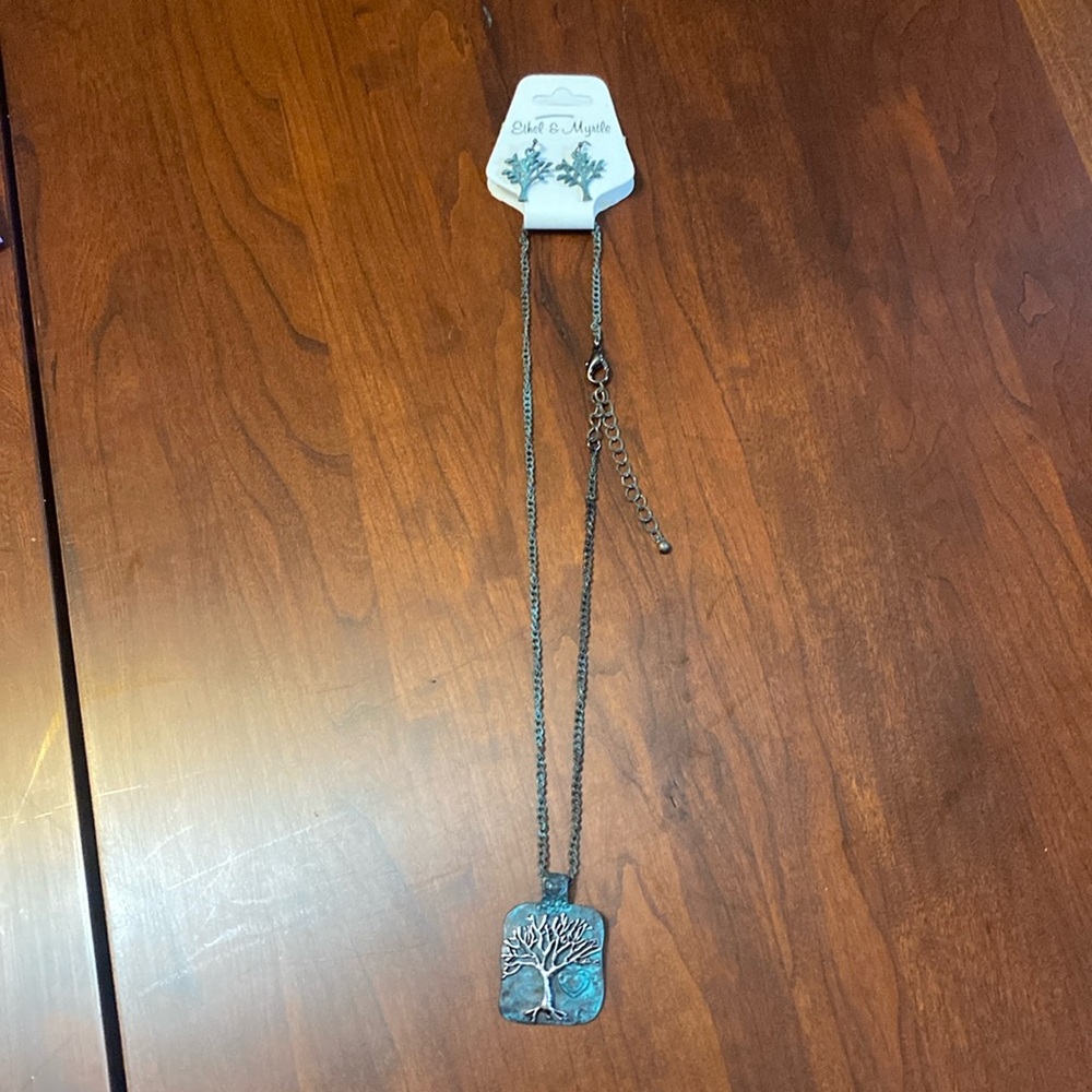 Tree of life necklace & earring set. NWT